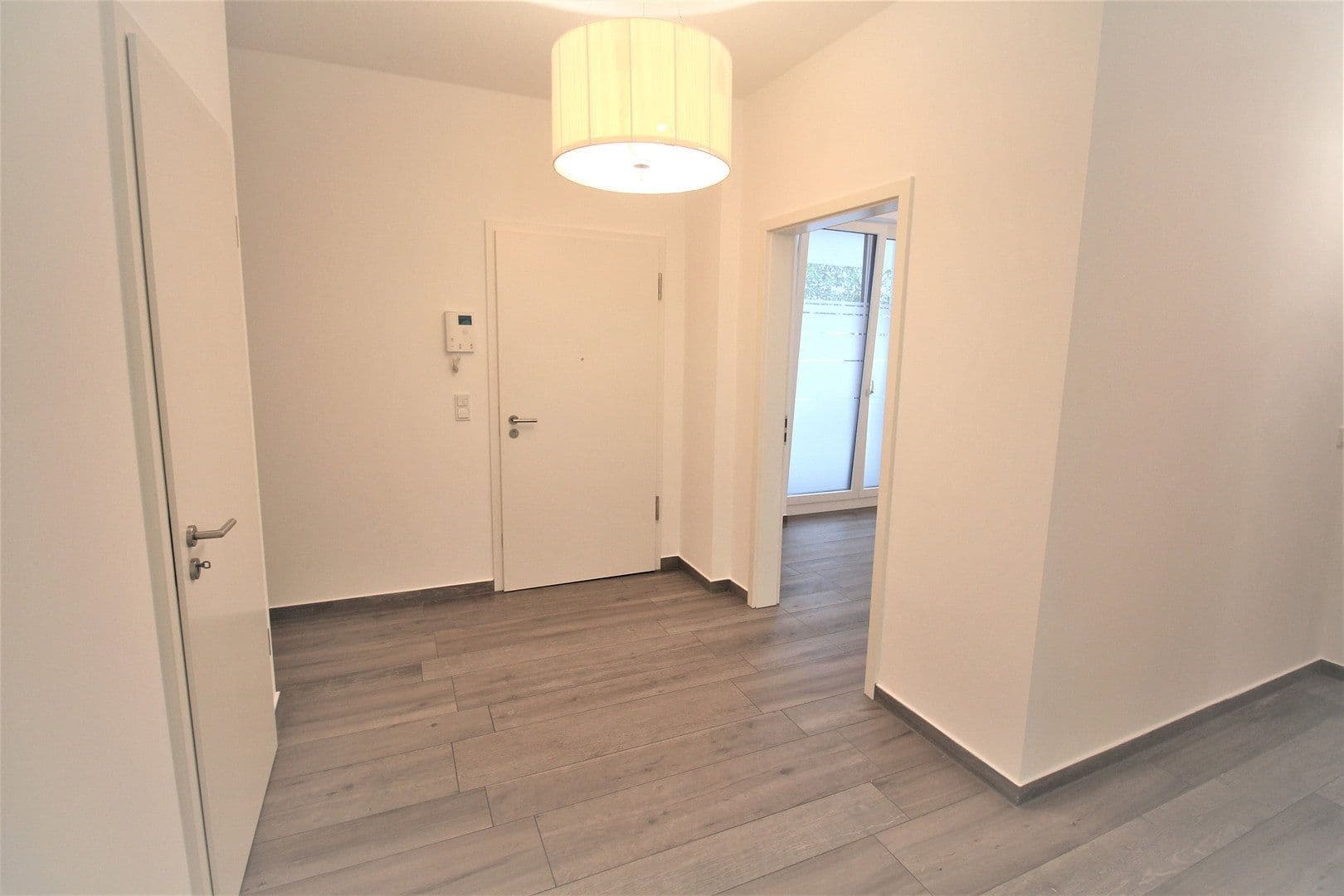 Pronájem bytu 3+1 128 m², Contrescarpe 95-97, Bremen, Bremen Pronájem bytu 3+1 128 m², Contrescarpe 95-97, Bremen, Bremen