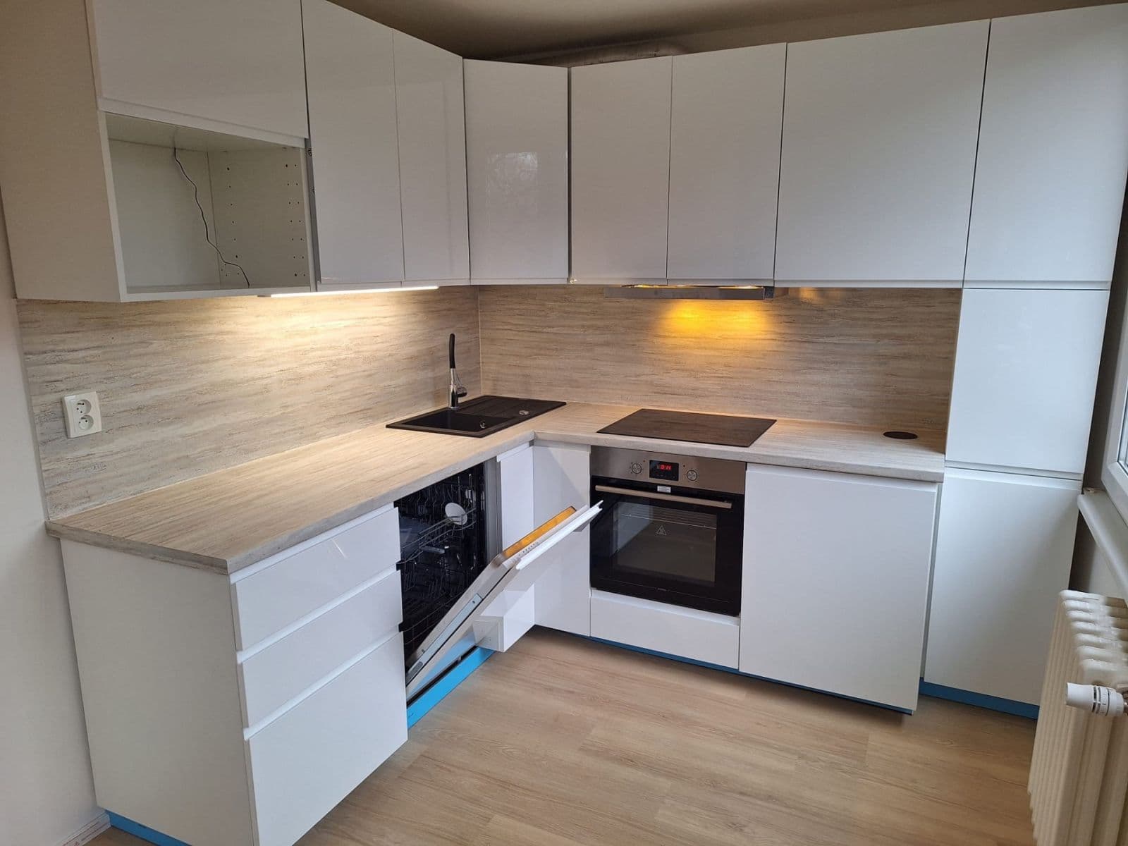 Pronájem bytu 3+kk 54 m², Na růžovém poli, Kladno, Středočeský kraj Pronájem bytu 3+kk 54 m², Na růžovém poli, Kladno, Středočeský kraj