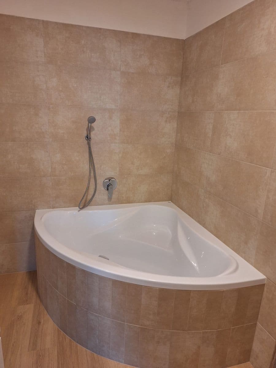 Pronájem bytu 3+kk 54 m², Na růžovém poli, Kladno, Středočeský kraj Pronájem bytu 3+kk 54 m², Na růžovém poli, Kladno, Středočeský kraj