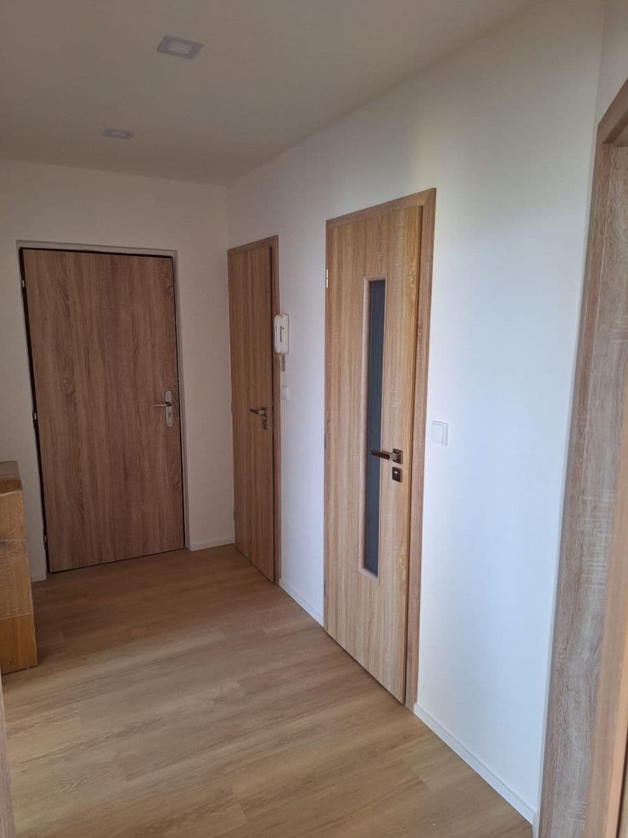 Pronájem bytu 3+kk 54 m², Na růžovém poli, Kladno, Středočeský kraj Pronájem bytu 3+kk 54 m², Na růžovém poli, Kladno, Středočeský kraj