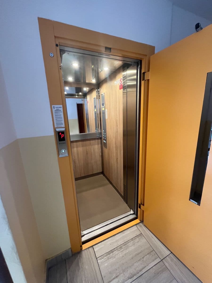 Pronájem bytu 3+kk 54 m², Na růžovém poli, Kladno, Středočeský kraj Pronájem bytu 3+kk 54 m², Na růžovém poli, Kladno, Středočeský kraj
