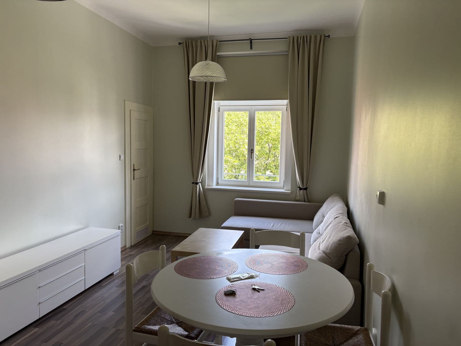 Pronájem bytu 55 m², Čajkovského, Praha, Praha Pronájem bytu 55 m², Čajkovského, Praha, Praha
