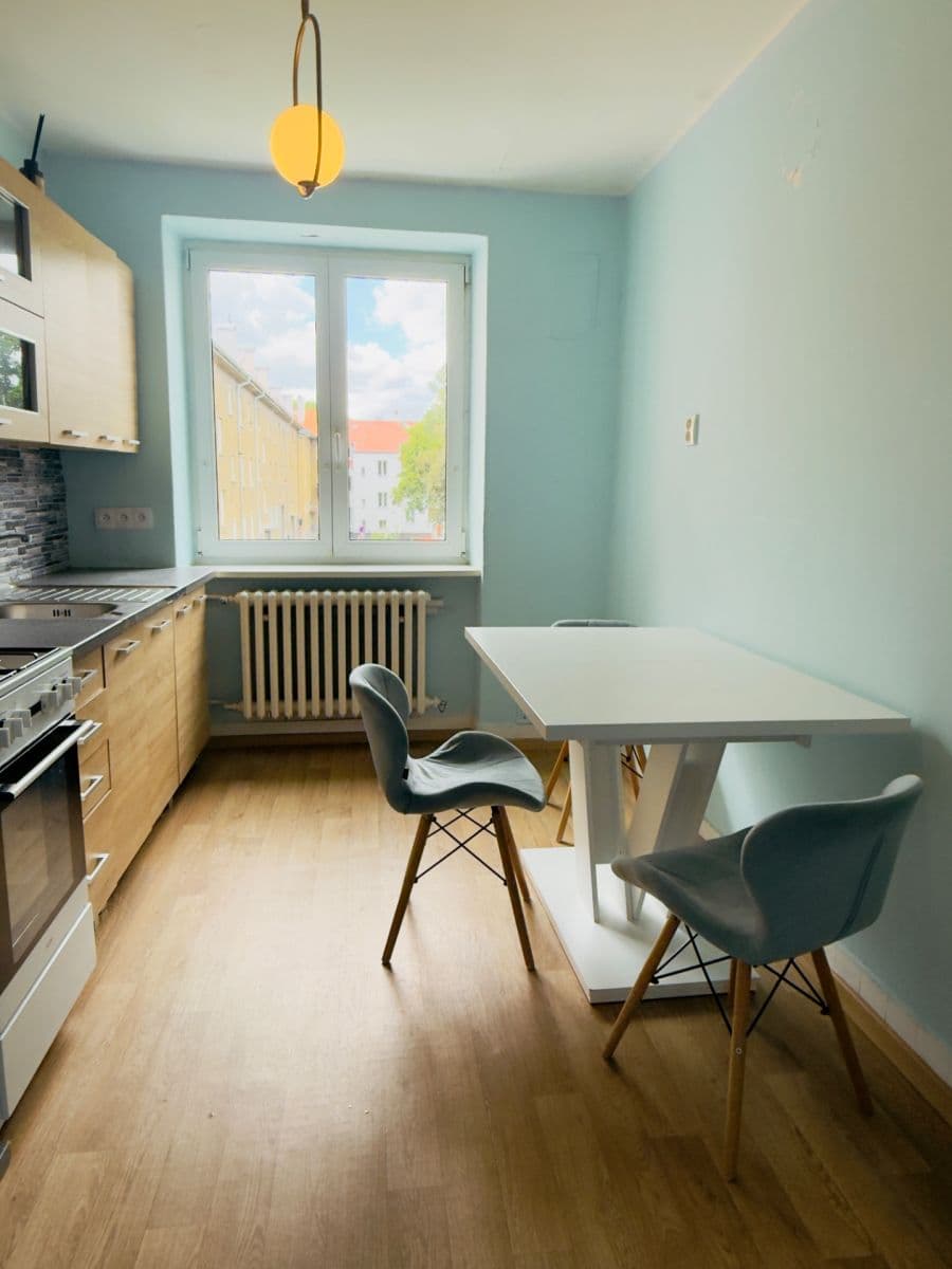 Prodej bytu 2+1 65 m², Lipová, Karlovy Vary, Karlovarský kraj Prodej bytu 2+1 65 m², Lipová, Karlovy Vary, Karlovarský kraj