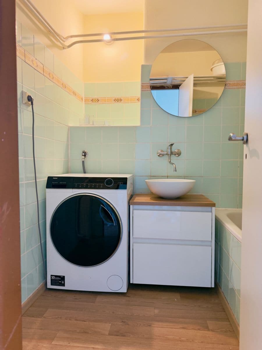 Prodej bytu 2+1 65 m², Lipová, Karlovy Vary, Karlovarský kraj Prodej bytu 2+1 65 m², Lipová, Karlovy Vary, Karlovarský kraj