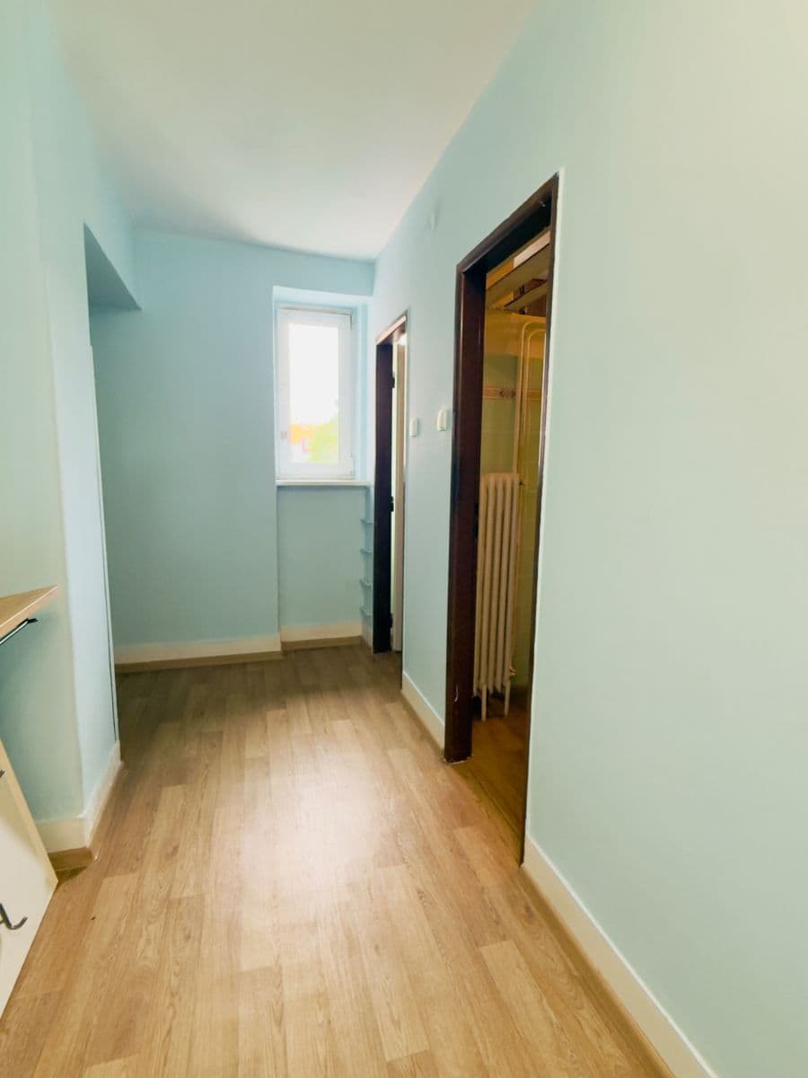 Prodej bytu 2+1 65 m², Lipová, Karlovy Vary, Karlovarský kraj Prodej bytu 2+1 65 m², Lipová, Karlovy Vary, Karlovarský kraj