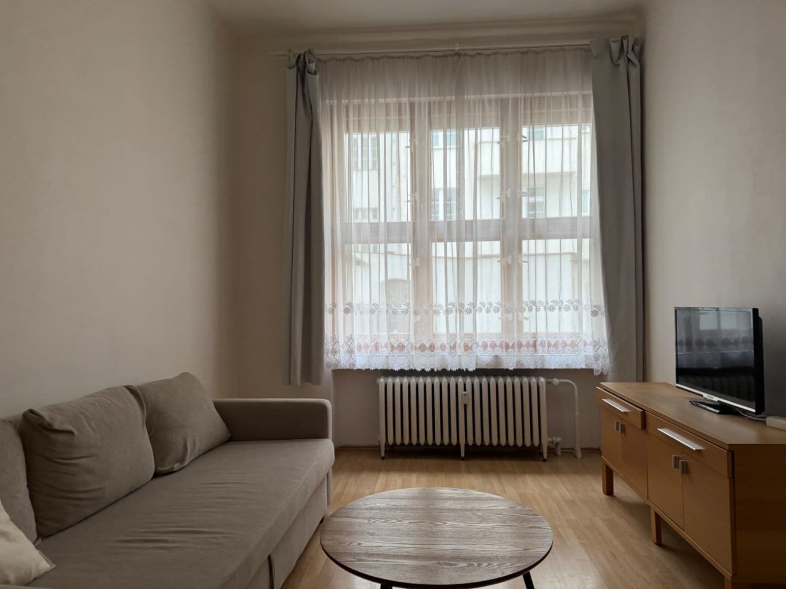 Pronájem bytu 2+kk 40 m², Pobřežní, Praha, Praha Pronájem bytu 2+kk 40 m², Pobřežní, Praha, Praha