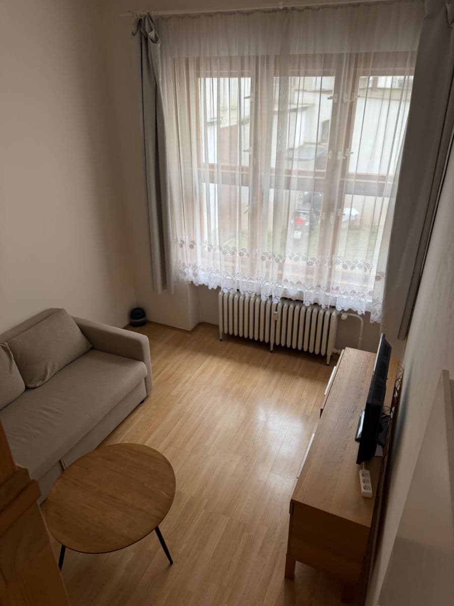 Pronájem bytu 2+kk 40 m², Pobřežní, Praha, Praha Pronájem bytu 2+kk 40 m², Pobřežní, Praha, Praha
