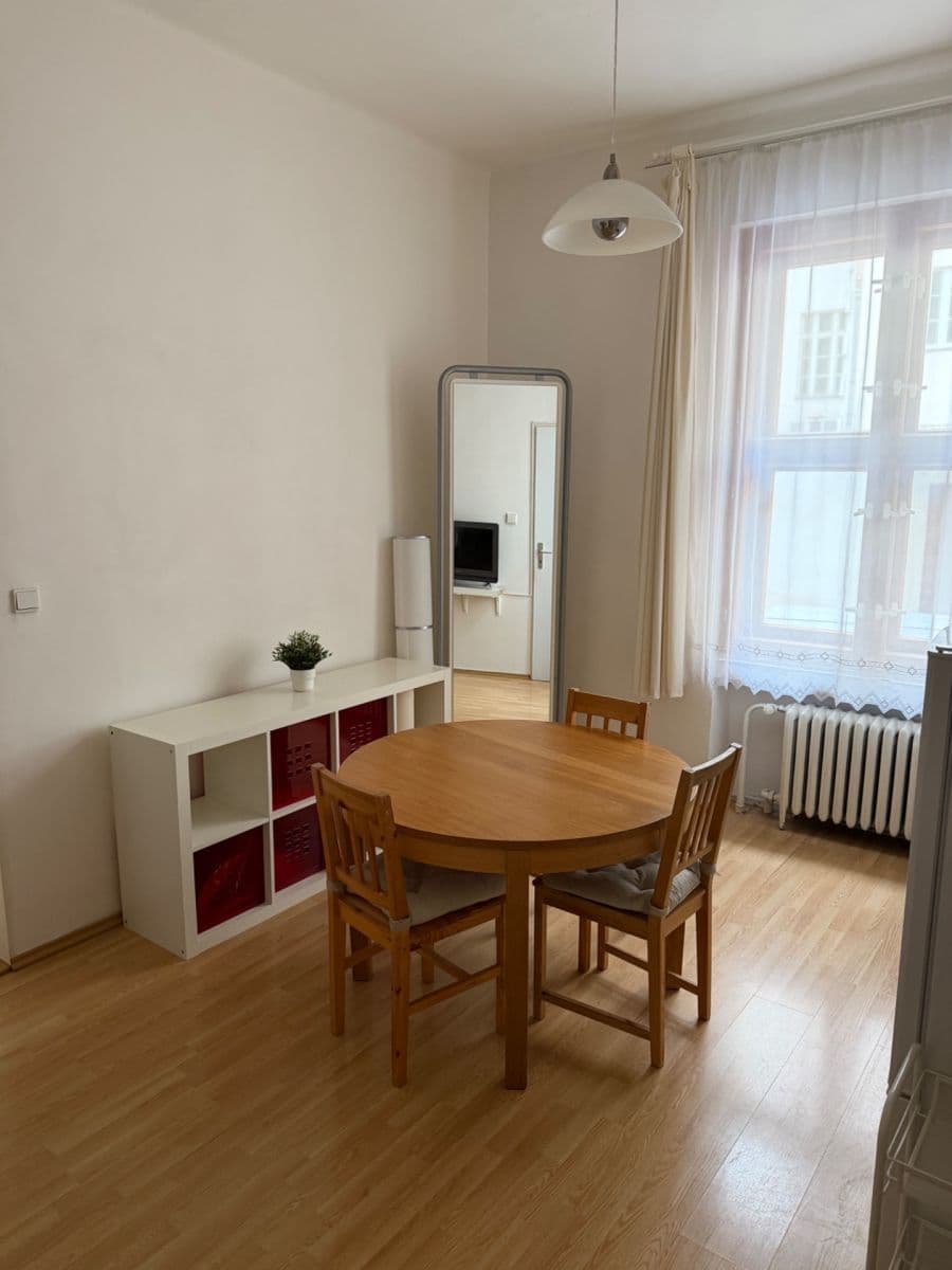 Pronájem bytu 2+kk 40 m², Pobřežní, Praha, Praha Pronájem bytu 2+kk 40 m², Pobřežní, Praha, Praha