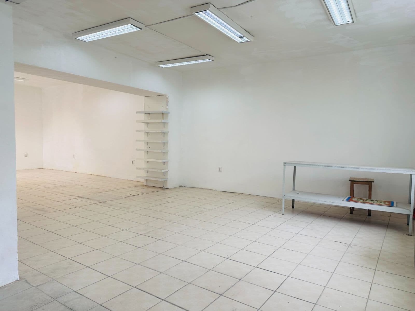 Pronájem nebytového prostoru 80 m², Přátelství, Praha, Praha Pronájem nebytového prostoru 80 m², Přátelství, Praha, Praha