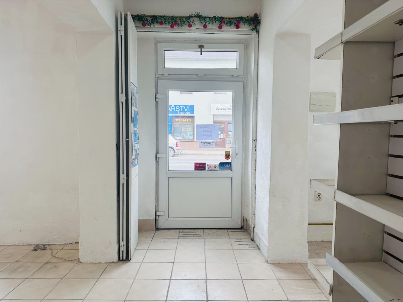Pronájem nebytového prostoru 80 m², Přátelství, Praha, Praha Pronájem nebytového prostoru 80 m², Přátelství, Praha, Praha