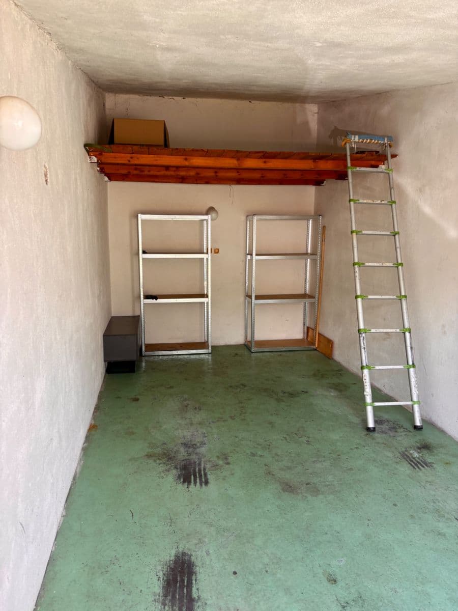 Pronájem garáže 20 m², Tyršova, Třeboň, Jihočeský kraj Pronájem garáže 20 m², Tyršova, Třeboň, Jihočeský kraj