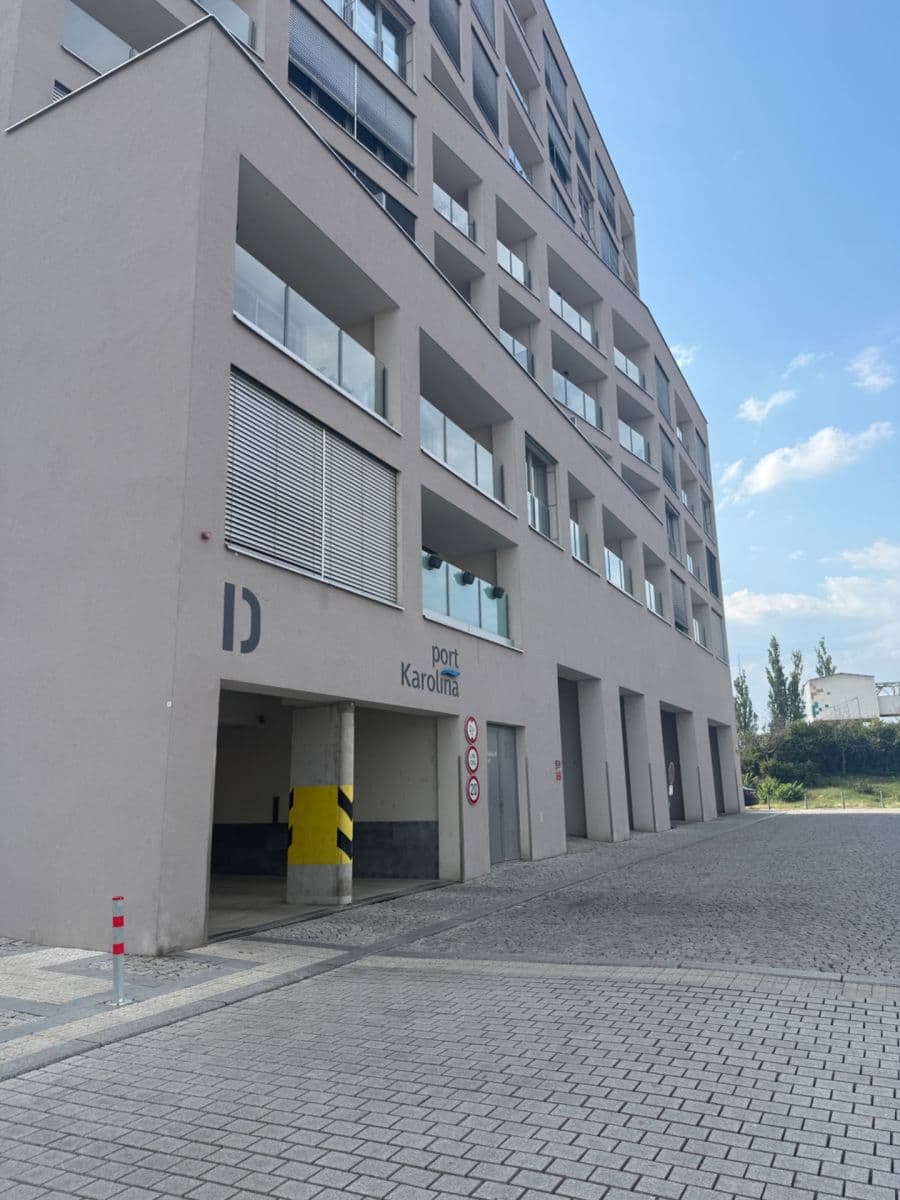 Pronájem garáže 12 m², Breitfeldova, Praha, Praha Pronájem garáže 12 m², Breitfeldova, Praha, Praha