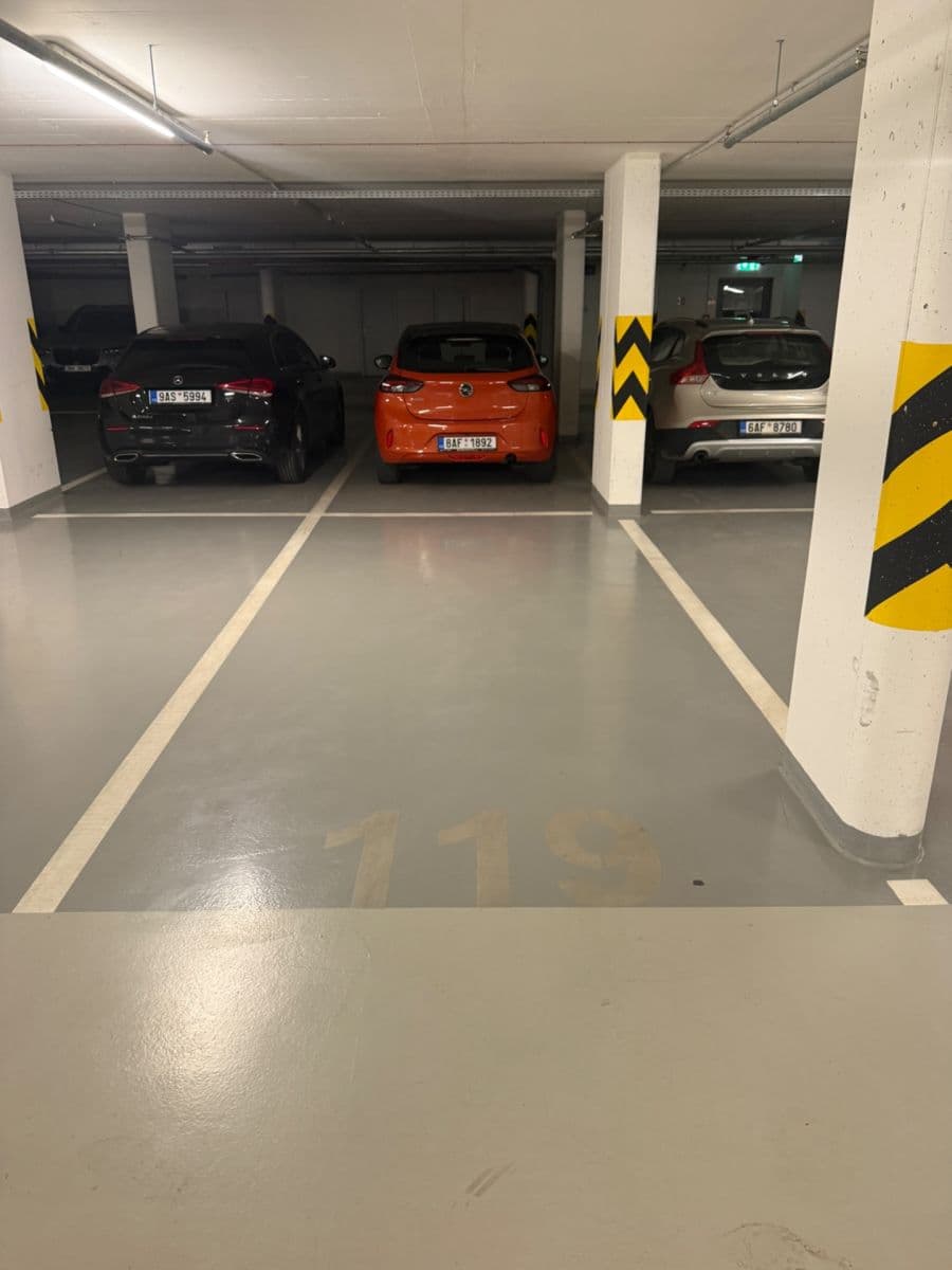 Pronájem garáže 12 m², Breitfeldova, Praha, Praha Pronájem garáže 12 m², Breitfeldova, Praha, Praha