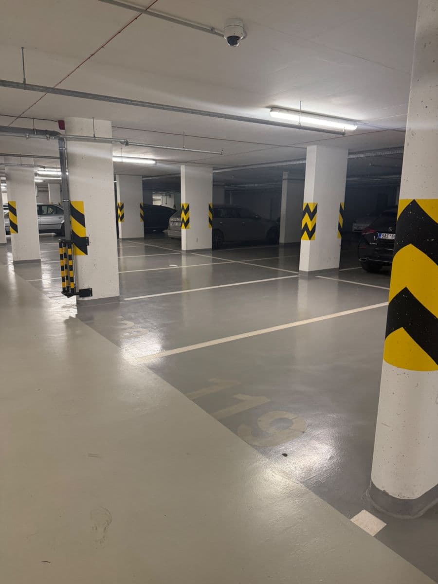 Pronájem garáže 12 m², Breitfeldova, Praha, Praha Pronájem garáže 12 m², Breitfeldova, Praha, Praha
