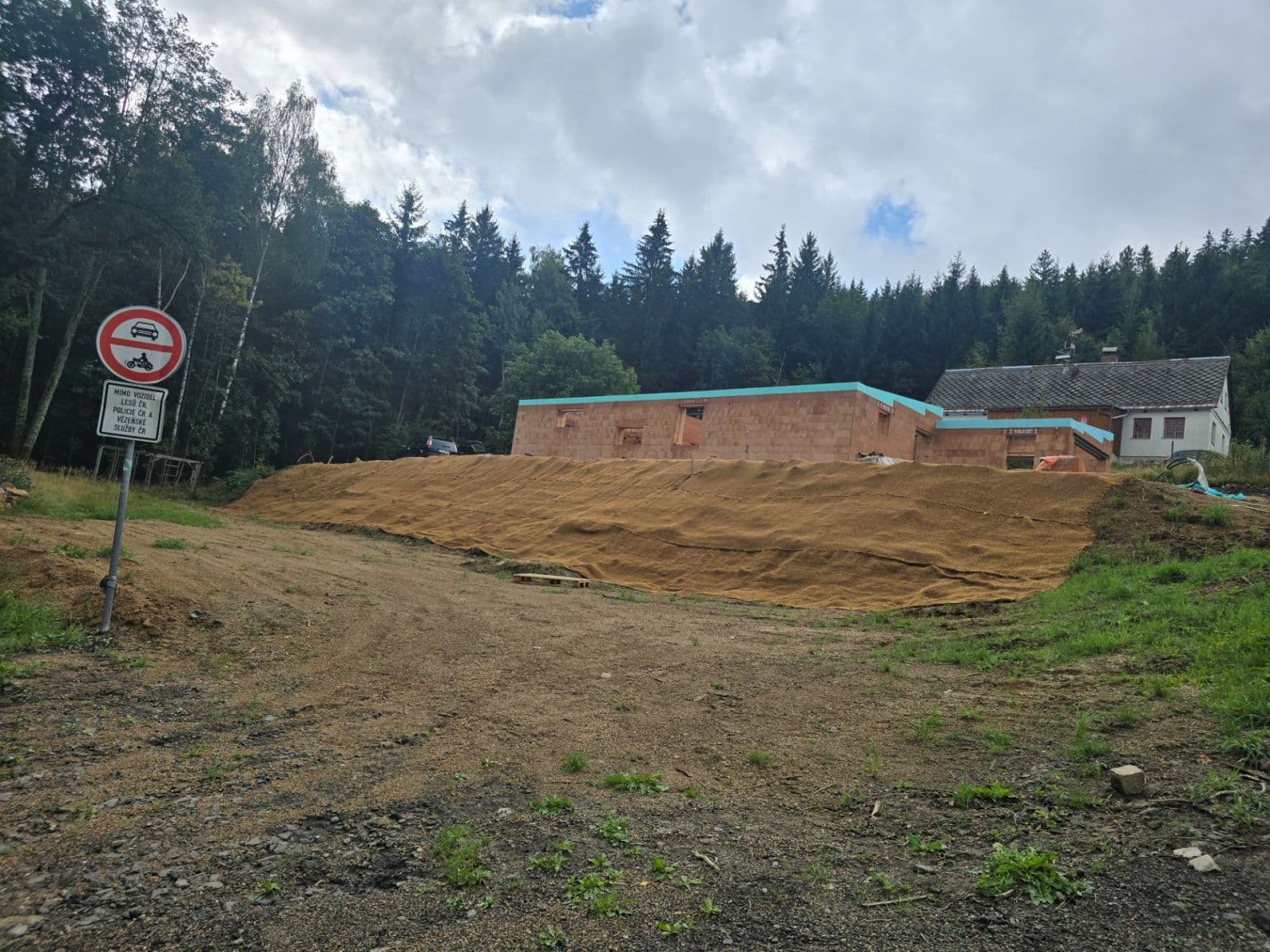 Prodej pozemku 1.070 m², Jablonec nad Nisou, Liberecký kraj Prodej pozemku 1.070 m², Jablonec nad Nisou, Liberecký kraj