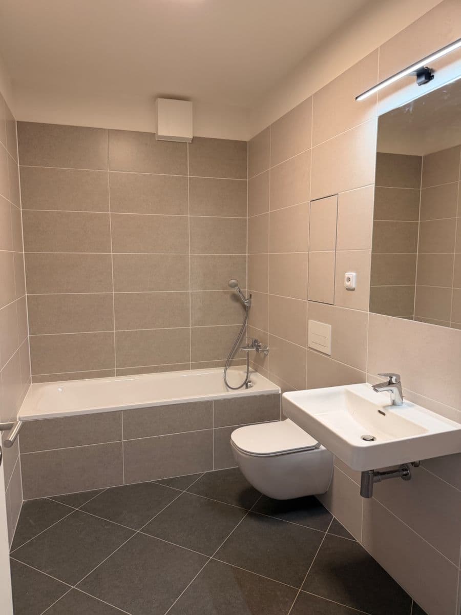Pronájem bytu 2+kk 45 m², Pod Harfou, Praha, Praha Pronájem bytu 2+kk 45 m², Pod Harfou, Praha, Praha