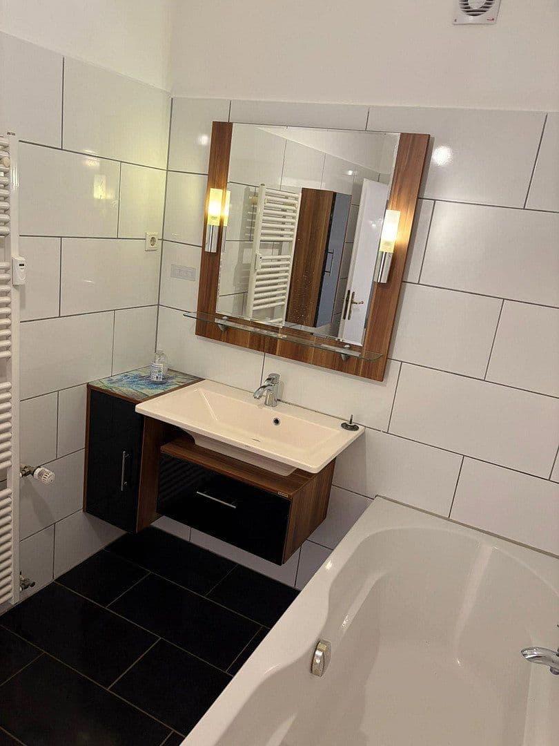 Pronájem bytu 2+1 65 m², Unter St. Clemens 28, Solingen, Severní Porýní-Vestfálsko Pronájem bytu 2+1 65 m², Unter St. Clemens 28, Solingen, Severní Porýní-Vestfálsko