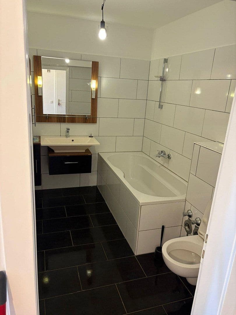 Pronájem bytu 2+1 65 m², Unter St. Clemens 28, Solingen, Severní Porýní-Vestfálsko Pronájem bytu 2+1 65 m², Unter St. Clemens 28, Solingen, Severní Porýní-Vestfálsko