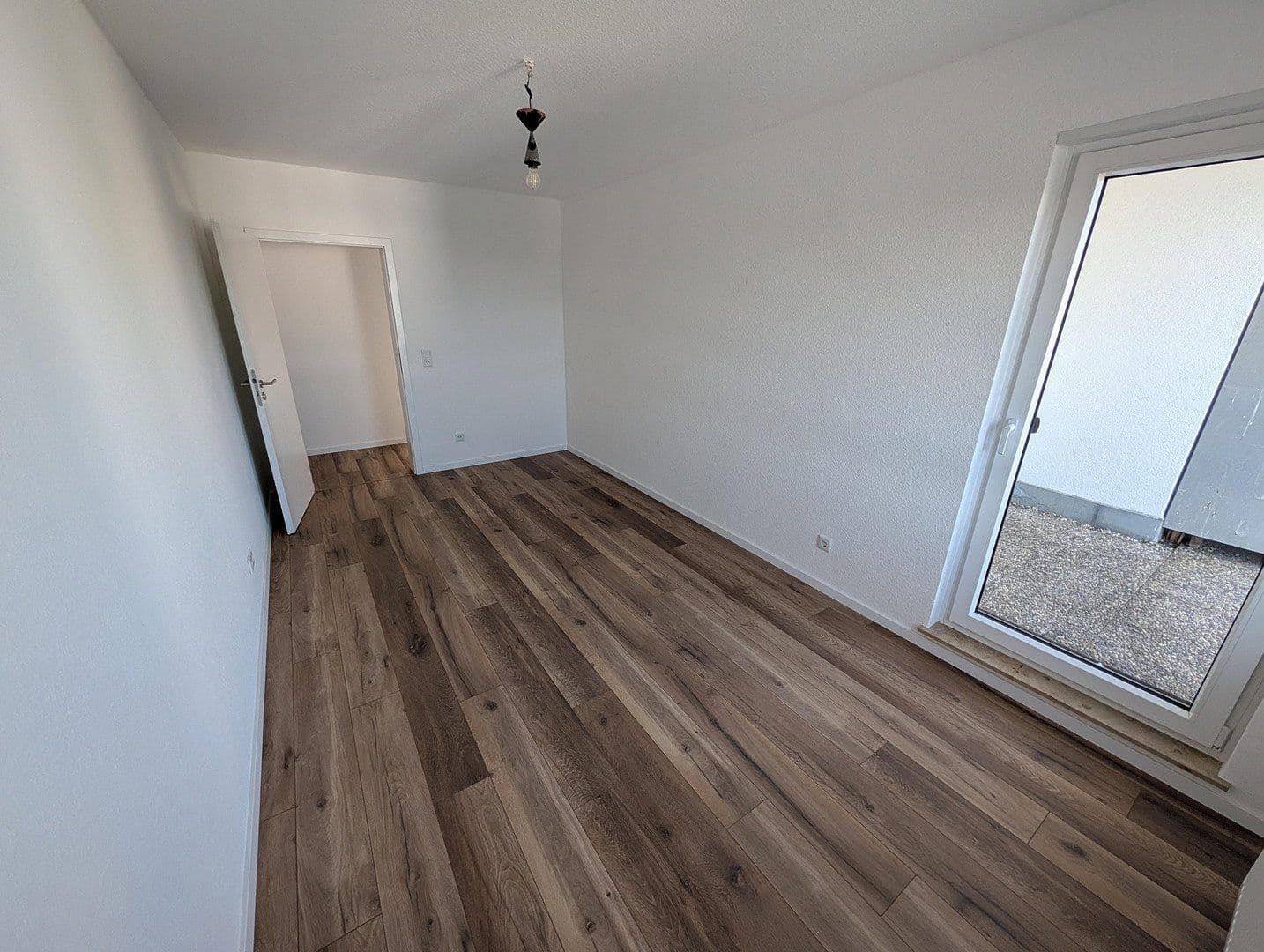 Pronájem bytu 4+1 89 m², Windmühlstraße 2-4, Mannheim, Bádensko-Württembersko Pronájem bytu 4+1 89 m², Windmühlstraße 2-4, Mannheim, Bádensko-Württembersko