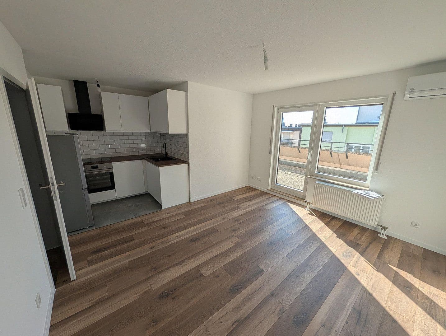 Pronájem bytu 4+1 89 m², Windmühlstraße 2-4, Mannheim, Bádensko-Württembersko Pronájem bytu 4+1 89 m², Windmühlstraße 2-4, Mannheim, Bádensko-Württembersko