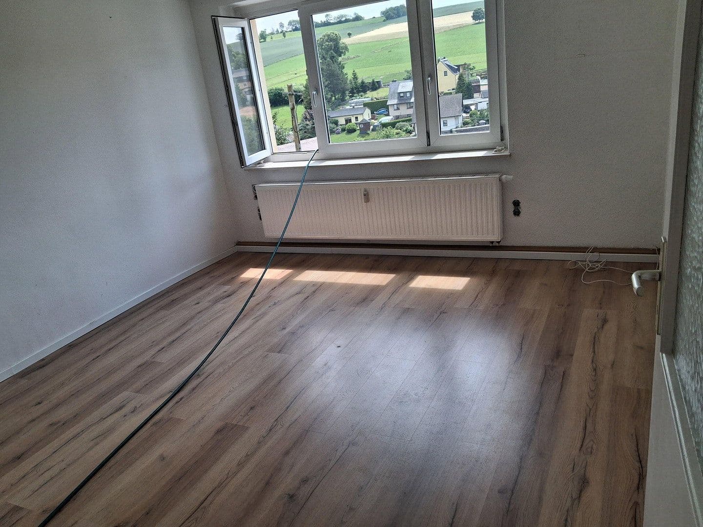 Pronájem bytu 4+1 90 m², Bergstraße 12, Drebach, Sasko Pronájem bytu 4+1 90 m², Bergstraße 12, Drebach, Sasko