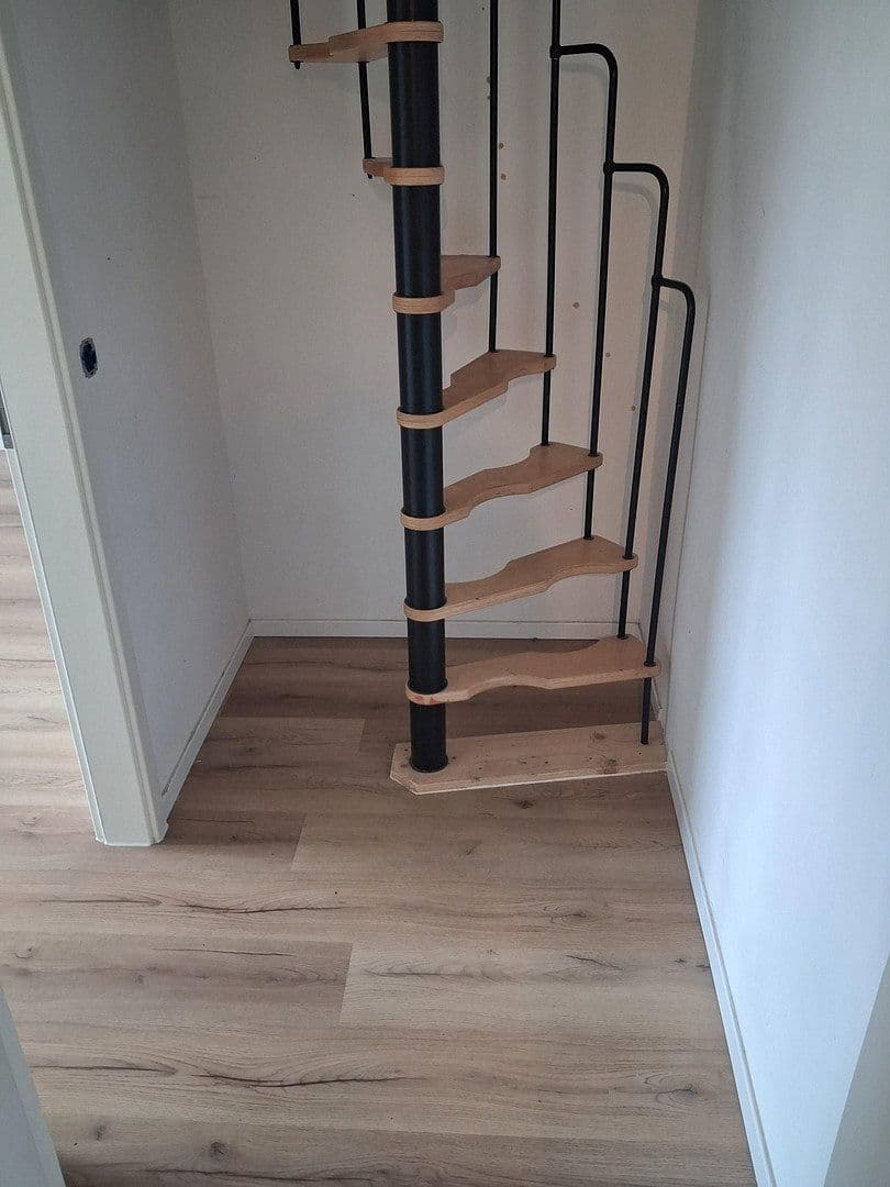 Pronájem bytu 4+1 90 m², Bergstraße 12, Drebach, Sasko Pronájem bytu 4+1 90 m², Bergstraße 12, Drebach, Sasko