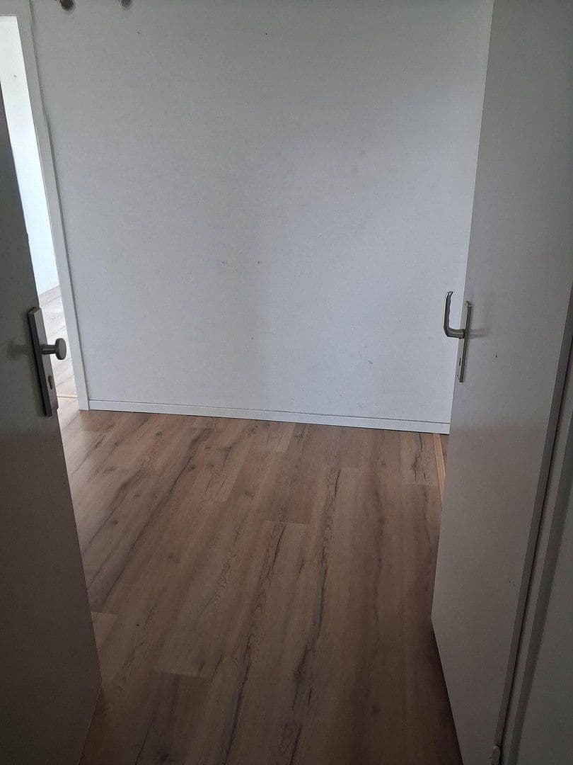 Pronájem bytu 4+1 90 m², Bergstraße 12, Drebach, Sasko Pronájem bytu 4+1 90 m², Bergstraße 12, Drebach, Sasko