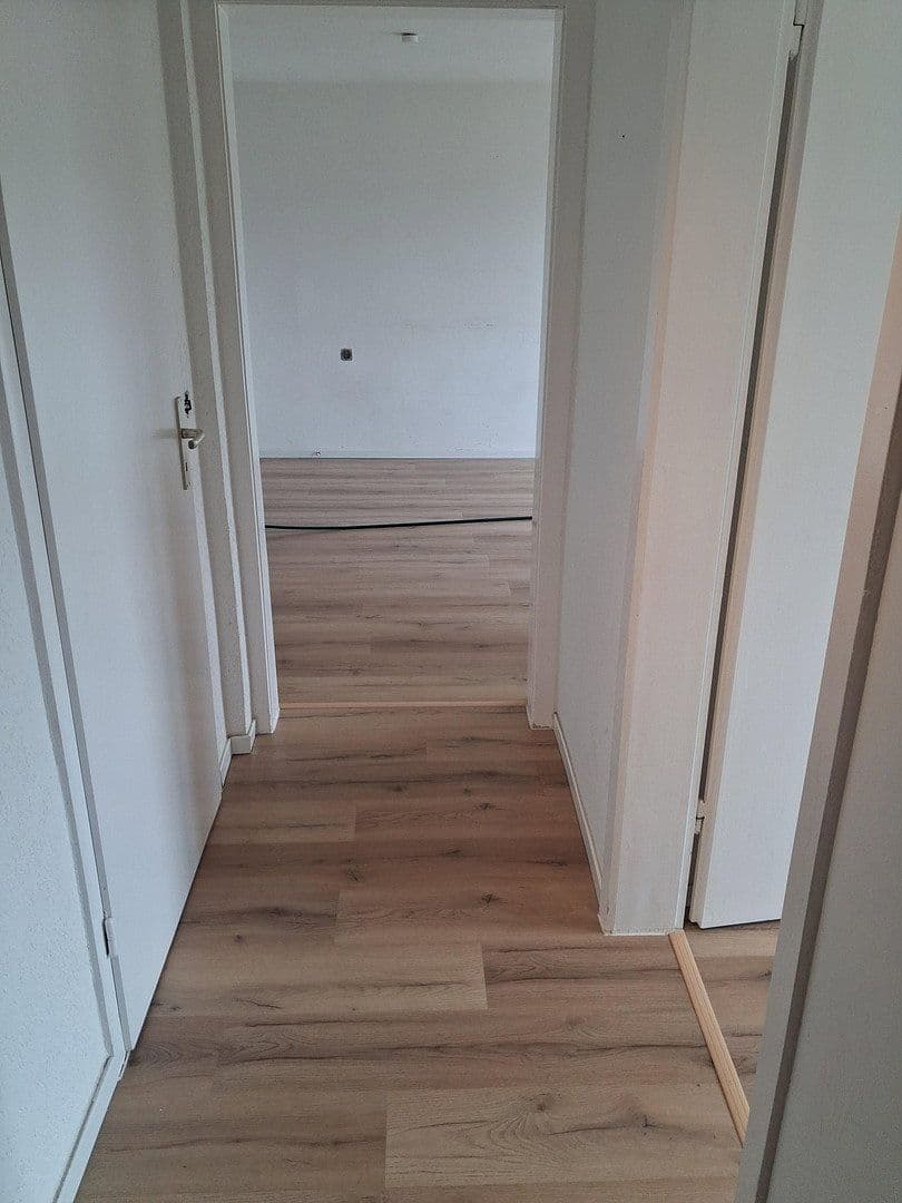 Pronájem bytu 4+1 90 m², Bergstraße 12, Drebach, Sasko Pronájem bytu 4+1 90 m², Bergstraße 12, Drebach, Sasko