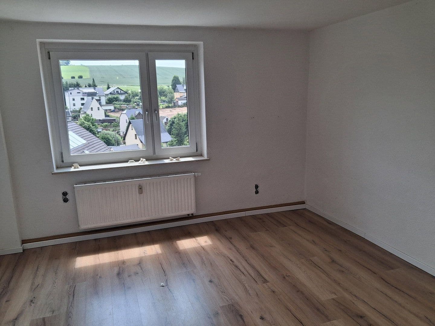 Pronájem bytu 4+1 90 m², Bergstraße 12, Drebach, Sasko Pronájem bytu 4+1 90 m², Bergstraße 12, Drebach, Sasko