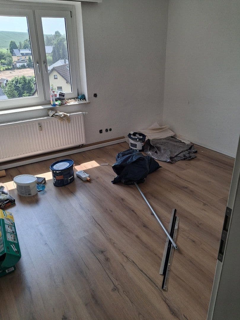 Pronájem bytu 4+1 90 m², Bergstraße 12, Drebach, Sasko Pronájem bytu 4+1 90 m², Bergstraße 12, Drebach, Sasko