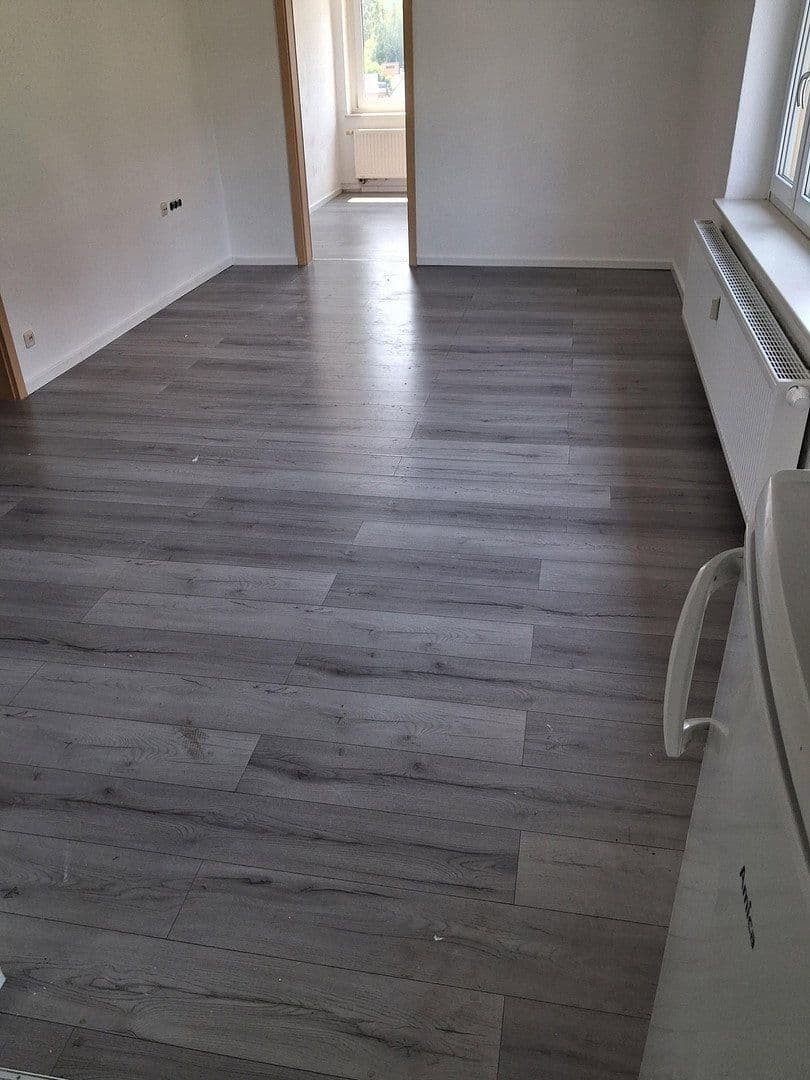 Pronájem bytu 3+1 75 m², Bergstraße 12, Drebach, Sasko Pronájem bytu 3+1 75 m², Bergstraße 12, Drebach, Sasko