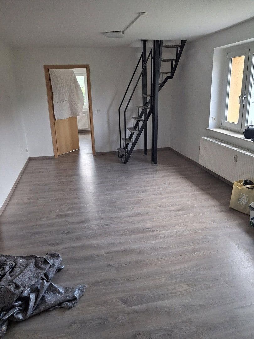Pronájem bytu 4+1 100 m², Bergstraße 12, Drebach, Sasko Pronájem bytu 4+1 100 m², Bergstraße 12, Drebach, Sasko
