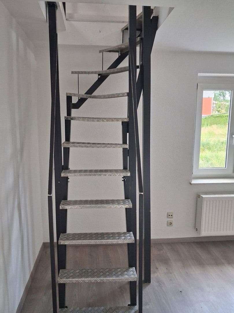 Pronájem bytu 4+1 100 m², Bergstraße 12, Drebach, Sasko Pronájem bytu 4+1 100 m², Bergstraße 12, Drebach, Sasko