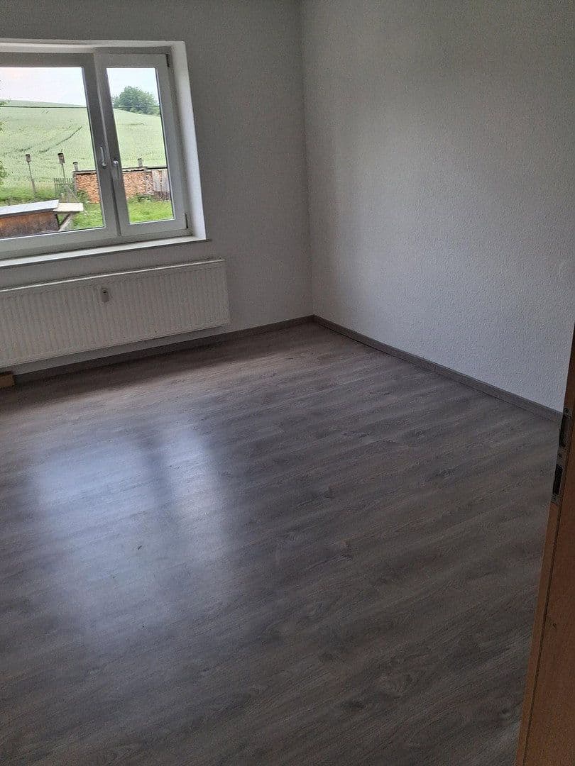 Pronájem bytu 4+1 100 m², Bergstraße 12, Drebach, Sasko Pronájem bytu 4+1 100 m², Bergstraße 12, Drebach, Sasko