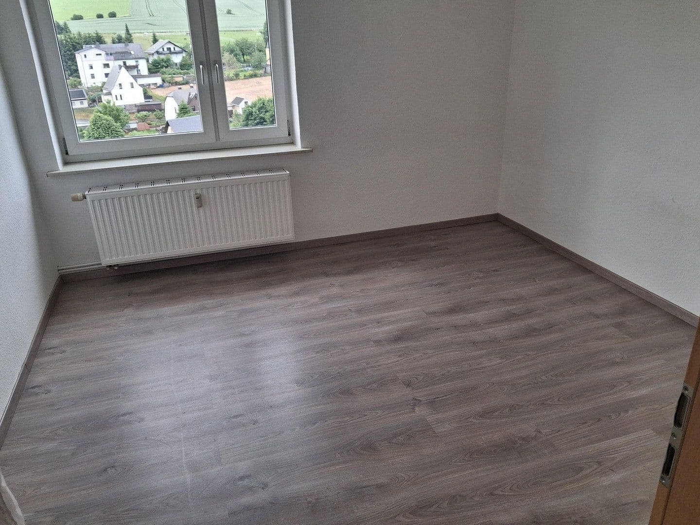 Pronájem bytu 4+1 100 m², Bergstraße 12, Drebach, Sasko Pronájem bytu 4+1 100 m², Bergstraße 12, Drebach, Sasko