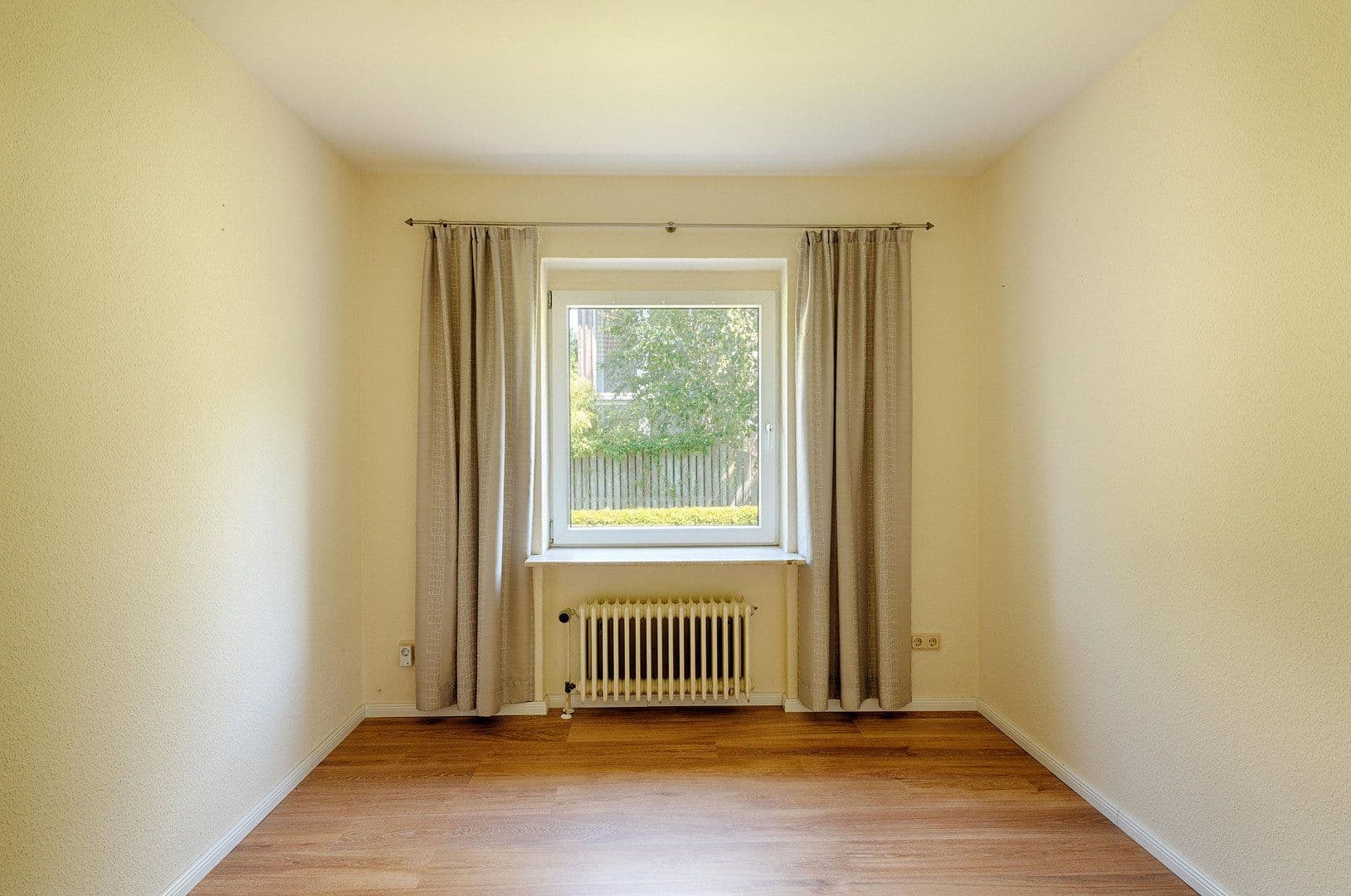 Prodej domu 219 m², pozemek 1.000 m², Rosengarten, Dolní Sasko Prodej domu 219 m², pozemek 1.000 m², Rosengarten, Dolní Sasko