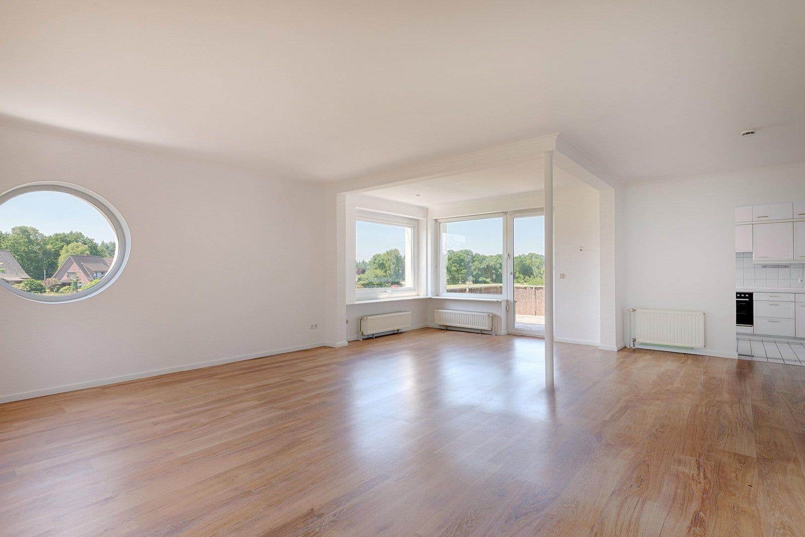 Prodej domu 219 m², pozemek 1.000 m², Rosengarten, Dolní Sasko Prodej domu 219 m², pozemek 1.000 m², Rosengarten, Dolní Sasko