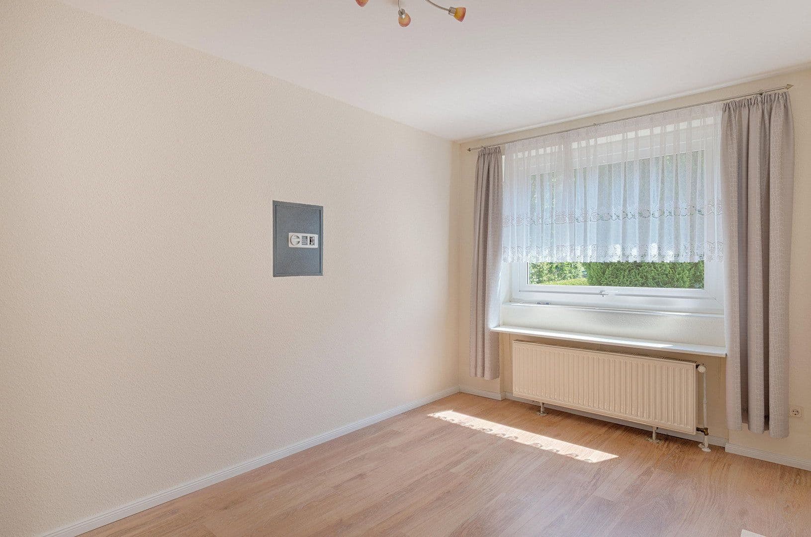 Prodej domu 219 m², pozemek 1.000 m², Rosengarten, Dolní Sasko Prodej domu 219 m², pozemek 1.000 m², Rosengarten, Dolní Sasko