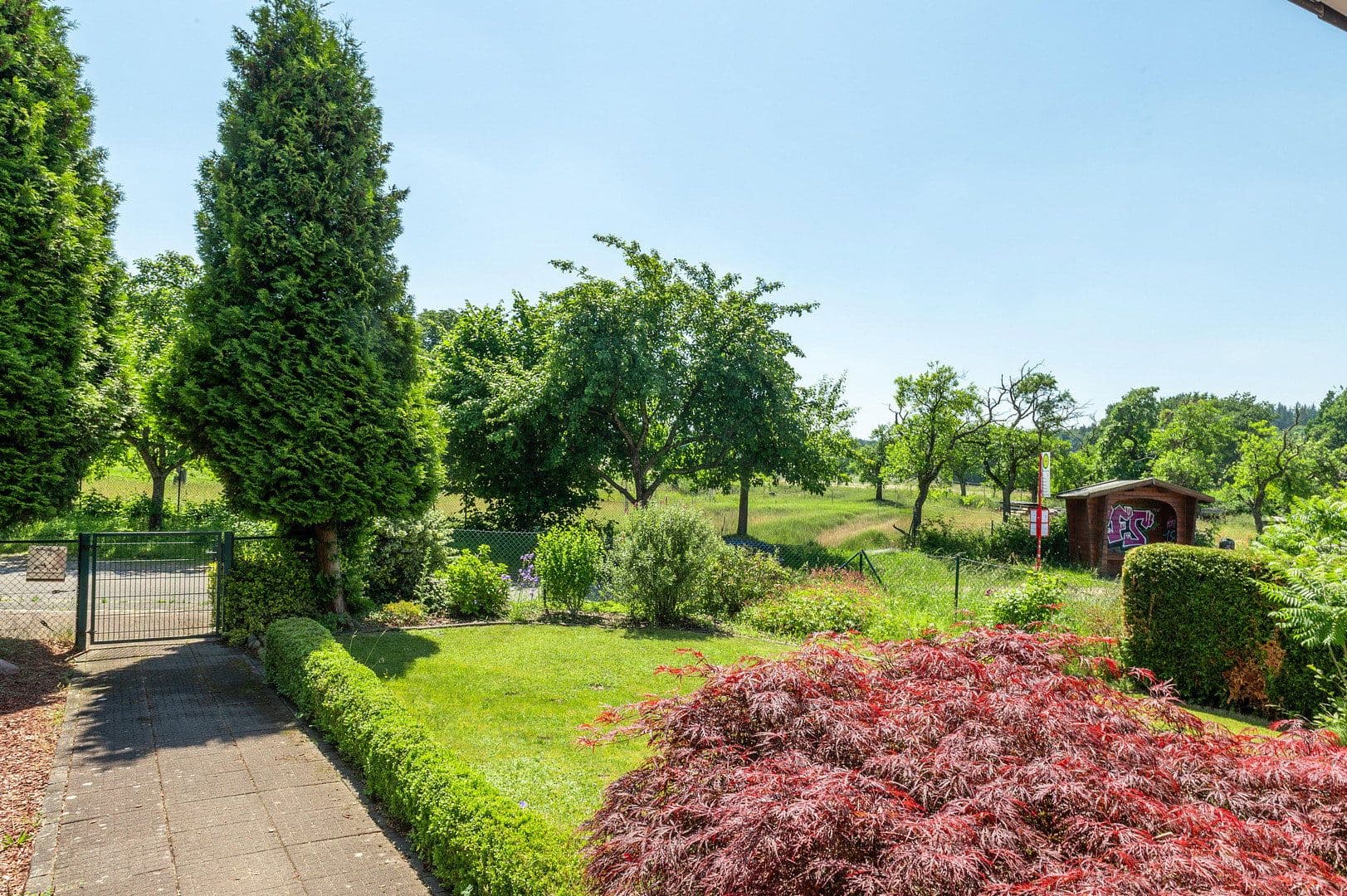 Prodej domu 219 m², pozemek 1.000 m², Rosengarten, Dolní Sasko Prodej domu 219 m², pozemek 1.000 m², Rosengarten, Dolní Sasko
