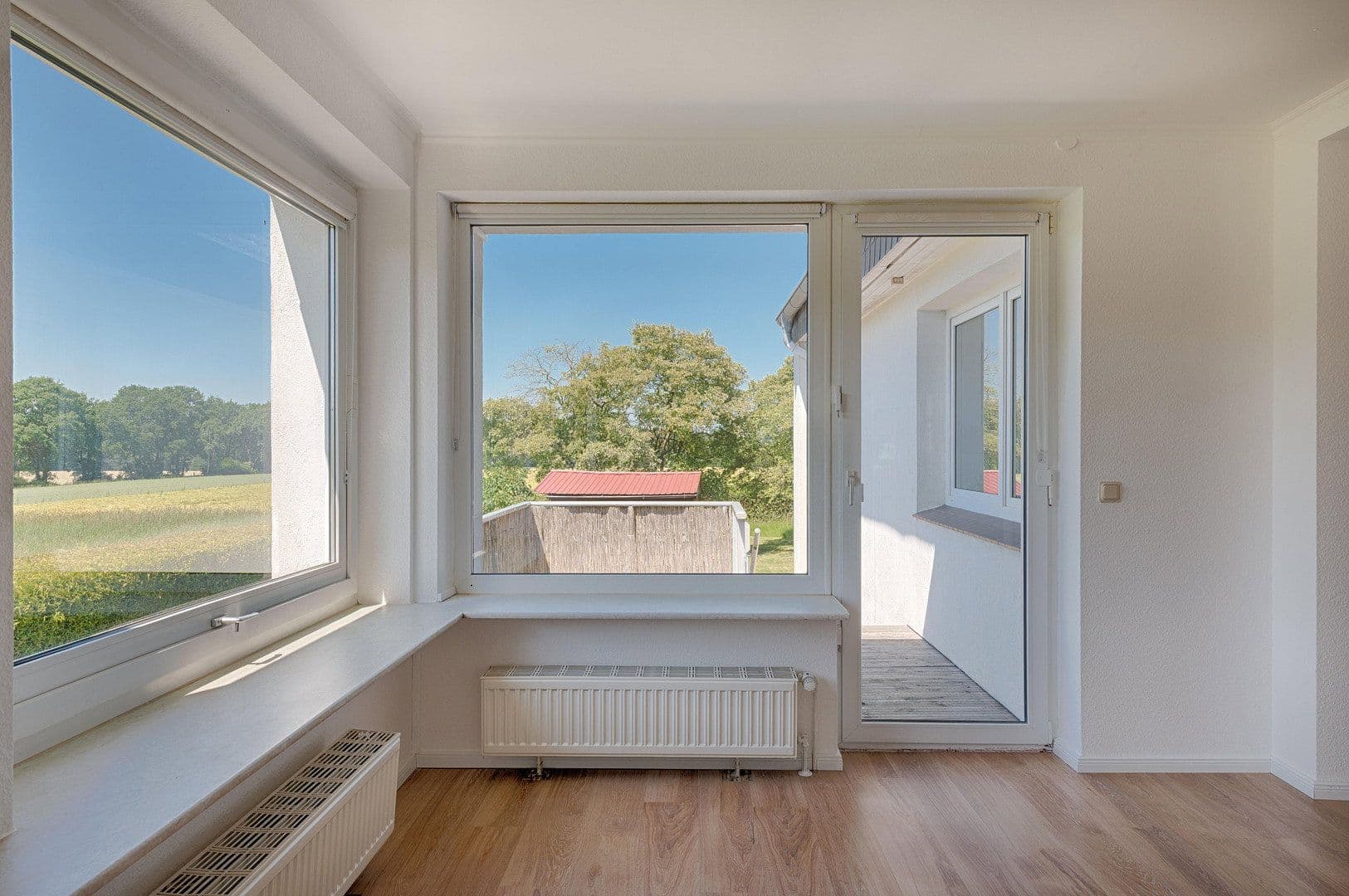 Prodej domu 219 m², pozemek 1.000 m², Rosengarten, Dolní Sasko Prodej domu 219 m², pozemek 1.000 m², Rosengarten, Dolní Sasko