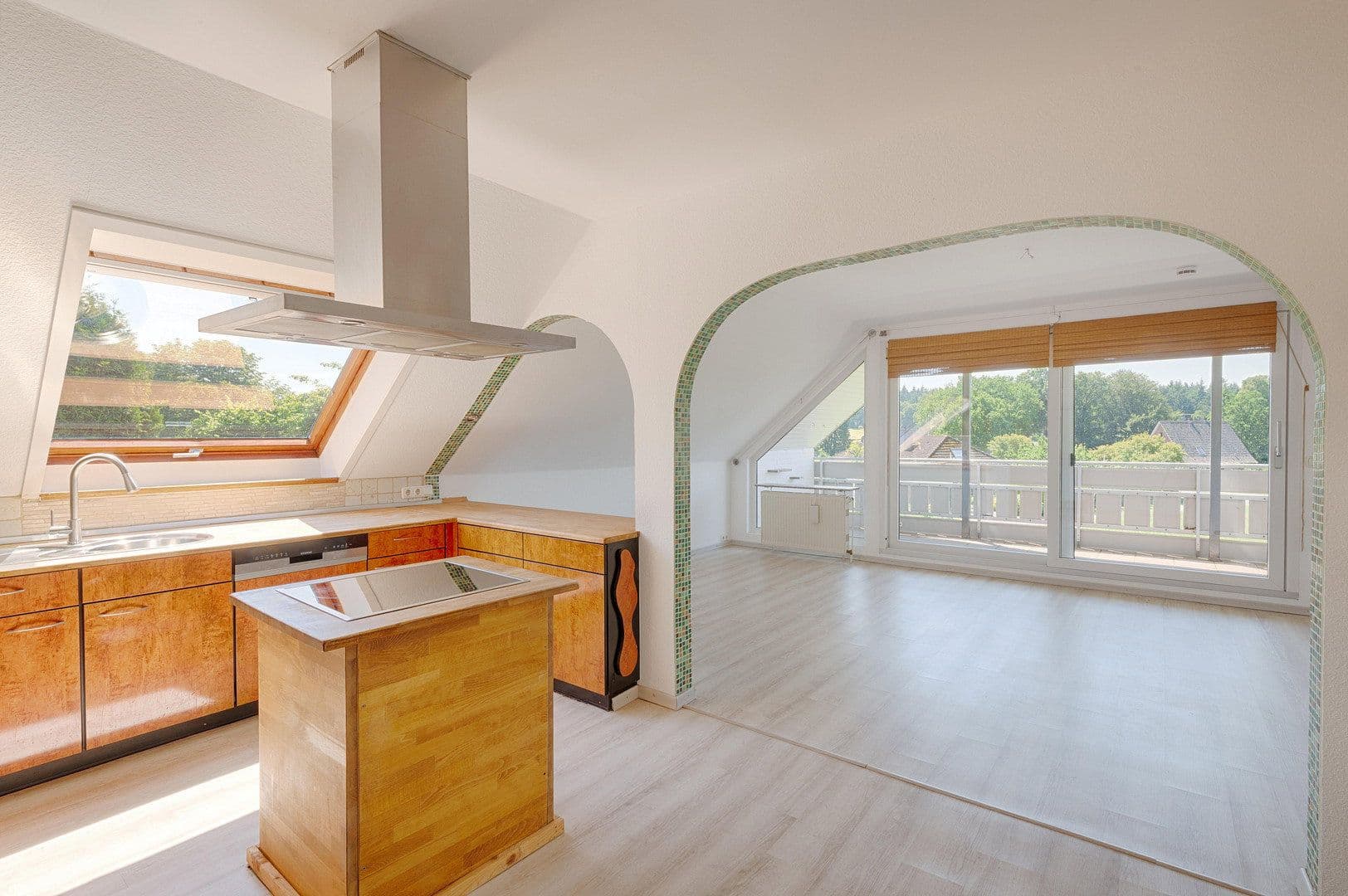 Prodej domu 219 m², pozemek 1.000 m², Rosengarten, Dolní Sasko Prodej domu 219 m², pozemek 1.000 m², Rosengarten, Dolní Sasko