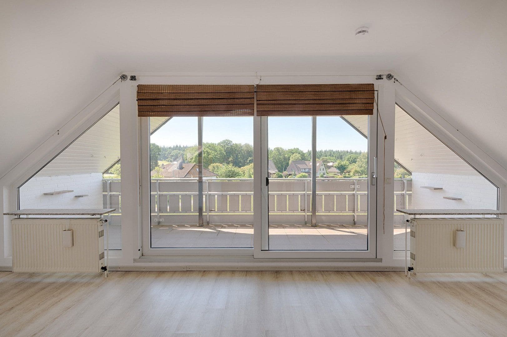 Prodej domu 219 m², pozemek 1.000 m², Rosengarten, Dolní Sasko Prodej domu 219 m², pozemek 1.000 m², Rosengarten, Dolní Sasko