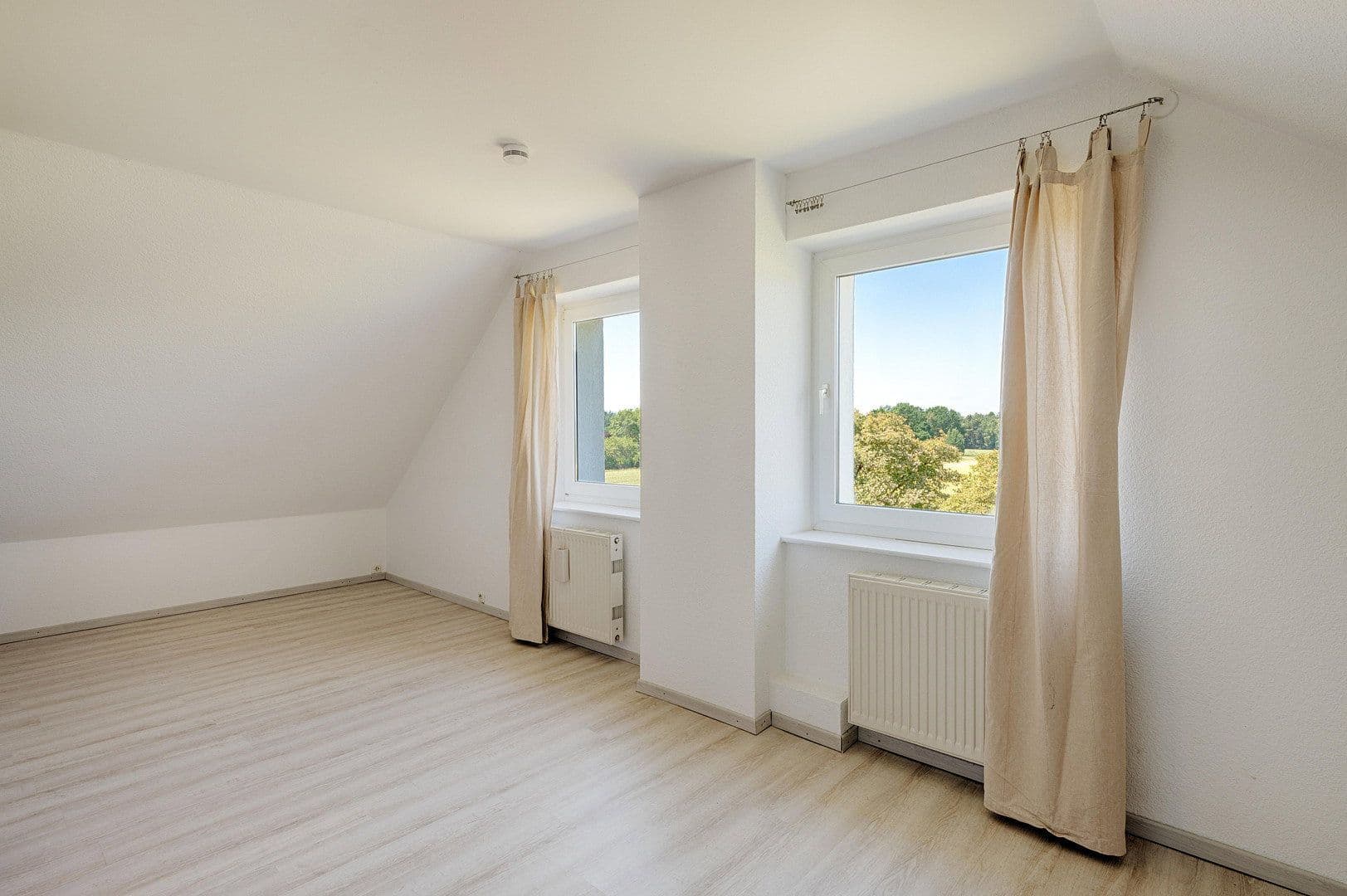 Prodej domu 219 m², pozemek 1.000 m², Rosengarten, Dolní Sasko Prodej domu 219 m², pozemek 1.000 m², Rosengarten, Dolní Sasko