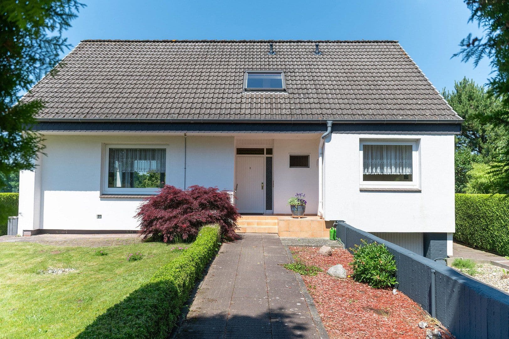 Prodej domu 219 m², pozemek 1.000 m², Rosengarten, Dolní Sasko Prodej domu 219 m², pozemek 1.000 m², Rosengarten, Dolní Sasko