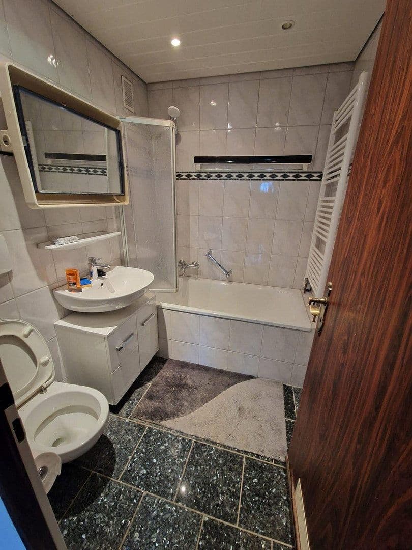 Pronájem bytu 2+1 63 m², Lichtenbergerstraße 12, Monheim am Rhein, Severní Porýní-Vestfálsko Pronájem bytu 2+1 63 m², Lichtenbergerstraße 12, Monheim am Rhein, Severní Porýní-Vestfálsko