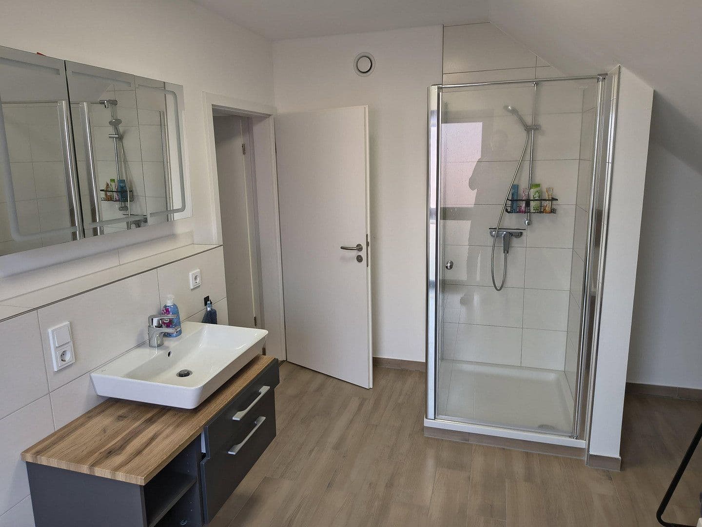 Prodej domu 164 m², pozemek 409 m², Beindersheim, Porýní-Falc Prodej domu 164 m², pozemek 409 m², Beindersheim, Porýní-Falc
