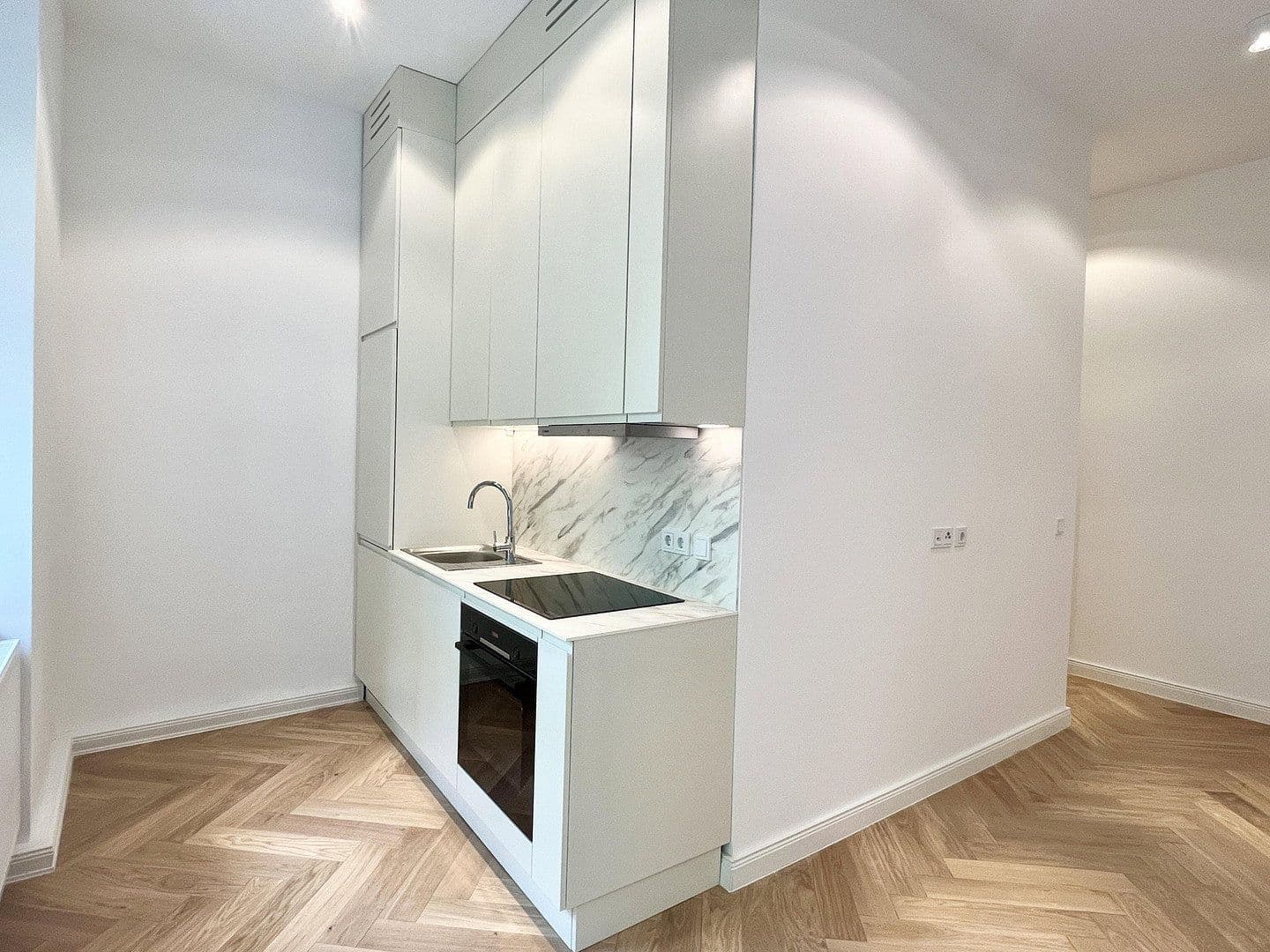 Pronájem bytu 1+1 41 m², Schöneberger Str. 9, Berlin-Steglitz, Berlín Pronájem bytu 1+1 41 m², Schöneberger Str. 9, Berlin-Steglitz, Berlín