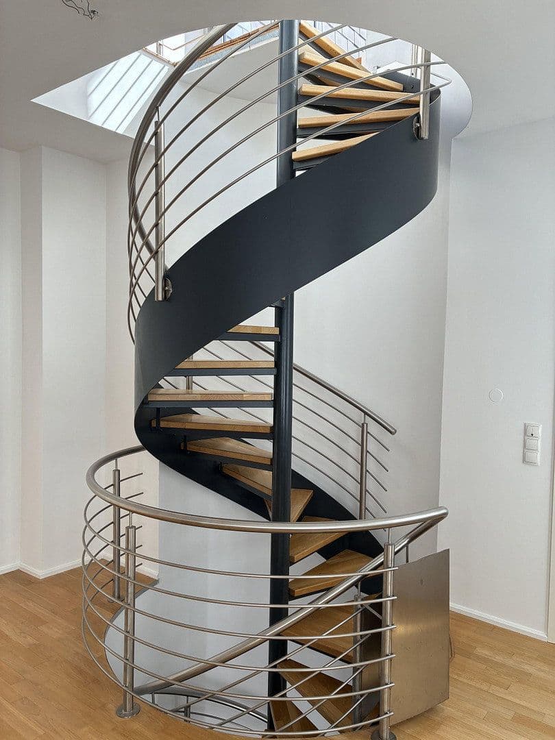Pronájem bytu 4+1 120 m², Bonn, Severní Porýní-Vestfálsko Pronájem bytu 4+1 120 m², Bonn, Severní Porýní-Vestfálsko