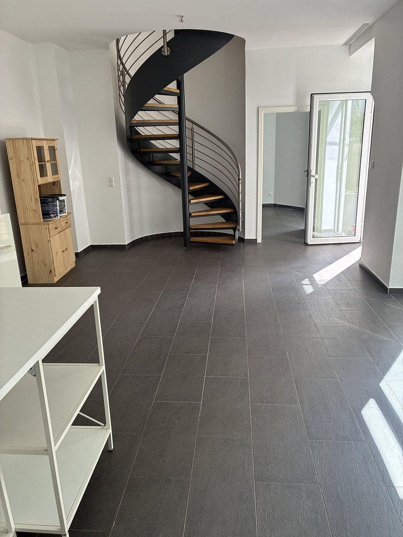 Pronájem bytu 4+1 120 m², Bonn, Severní Porýní-Vestfálsko Pronájem bytu 4+1 120 m², Bonn, Severní Porýní-Vestfálsko
