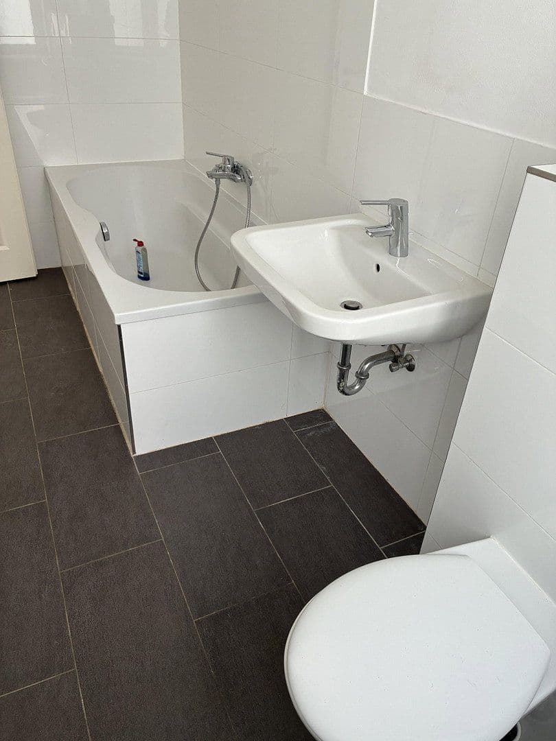 Pronájem bytu 4+1 120 m², Bonn, Severní Porýní-Vestfálsko Pronájem bytu 4+1 120 m², Bonn, Severní Porýní-Vestfálsko